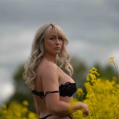 Chloe (chloejofficiale) Profile Photo Added 2025-08-13