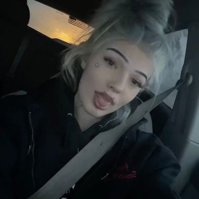 Ena !! (≧◡≦) ♡ (enakayee) Profile Photo Added 2025-01-23