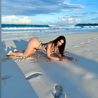 Kylie 🫦 (kylierouge) Header Photo Added 2025-09-22