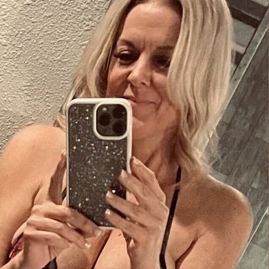 ScarletteonFire (scarletteonfire) Profile Photo Added 2025-11-26