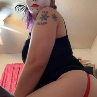 Nikki (nikkigoesfishing) OnlyFans Profile Image