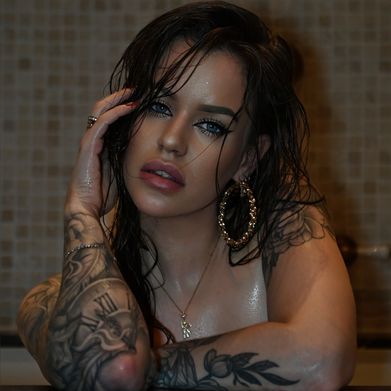 Andrea Akse (andreaakse) Header Photo Added 2025-09-21