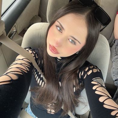 Elizabeth Lynn (elizabethlynn2005) Profile Photo Added 2025-04-15