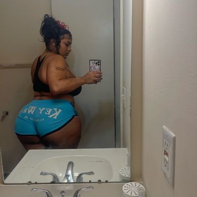 Rain (mshoustonnn) Header Photo Added 2025-10-26