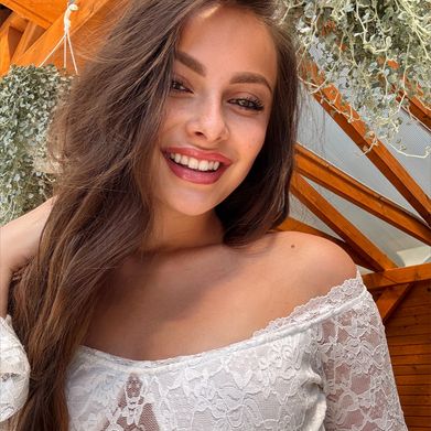 Sophia Reed 🌷 Added Photo on 2025-06-21