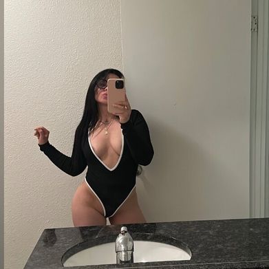 Lala💕 (lala061487) Header Photo Added 2025-12-03