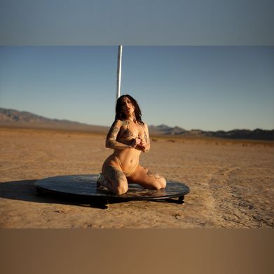 Adrina Monroe (adrinamonroe) Header Photo Added 2025-06-09