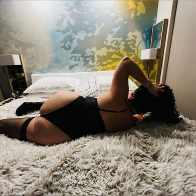 Bedroom Eyed Beauty 😍💚 (u397308619) Header Photo Added 2025-06-02