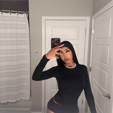 Ti (ticarti) Profile Photo Added 2025-04-17