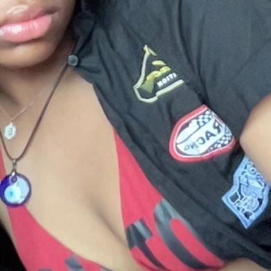 Ms.V (vadgirlvenuss) Header Photo Added 2025-02-07