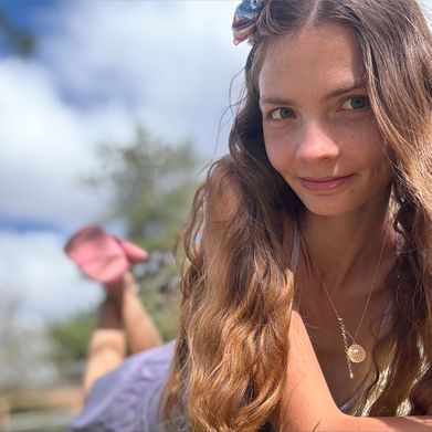 Alice Rose (alice_chalice) Profile Image Added 2025-04-24