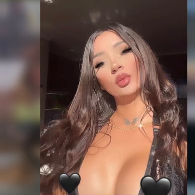 OnlyFans Model 𝚅𝚎𝚛𝚘𝚗𝚒𝚌𝚊 𝚋𝚊𝚛𝚋𝚒𝚎💗 (veronicazuluaga) Profile Image