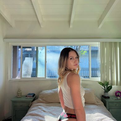 Demi (demidovima) Header Photo Added 2025-01-23