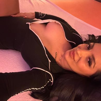 Sarah (sarah99) Header Photo Added 2025-01-30