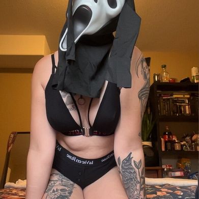 ana (gingerana02) Header Photo Added 2025-11-12