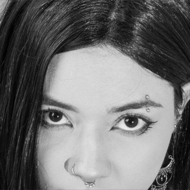 Evelynaradia (evelynaradia) Header Photo Added 2025-10-24