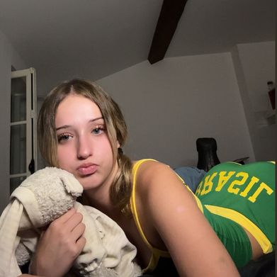 Anna 🧸 (anna_aviera) Header Photo Added 2025-08-16