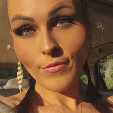 AnitaVee (anitavee090) Profile Photo Added 2025-09-26