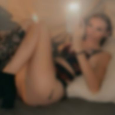 Brooke (tattooed-redhead) Header Photo Added 2025-01-08