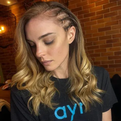 Hustling Hotwife Profile Photo