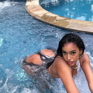 Freckles💞#1 SPLASH QUEEN ON OF💕 (drayadominicana) Header Photo Added 2024-08-17