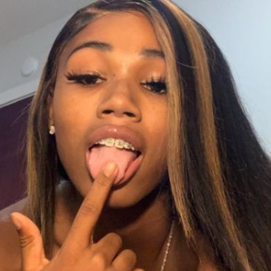 Royalty Nicole 🫦 (royaltyamoura) Profile Photo Added 2025-07-17