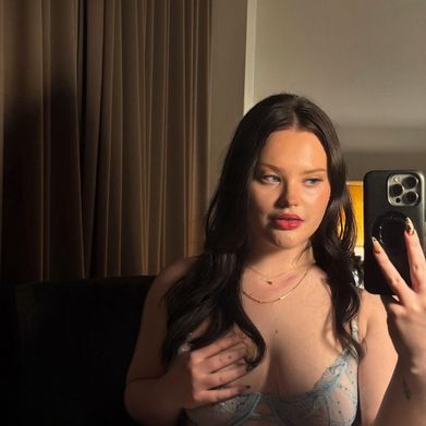 Holly X (holly_x_star) OnlyFans profile photo