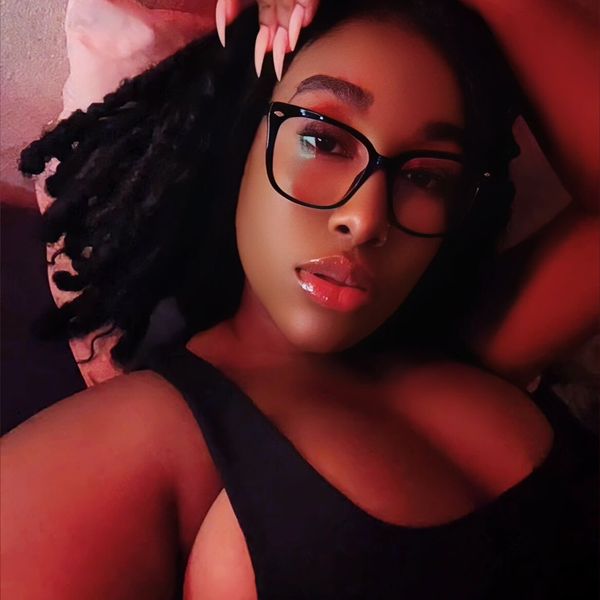 Curvy Lee (curvy-lee) OnlyFans profile photo