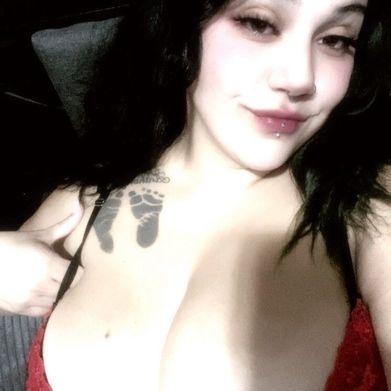 Nova (noviebaybee) OnlyFans Profile Image