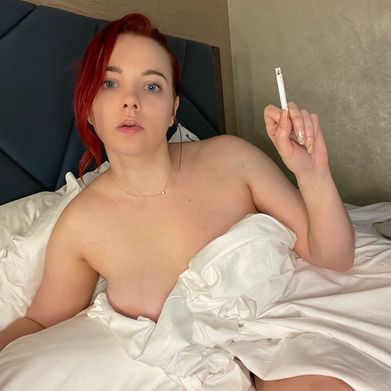 🔥 Smoking Red 🔥 (smokingredxx) OnlyFans Profile Image