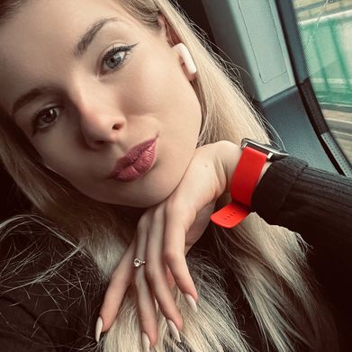 Mia Hollis (miahollis2) Profile Photo Added 2025-05-19