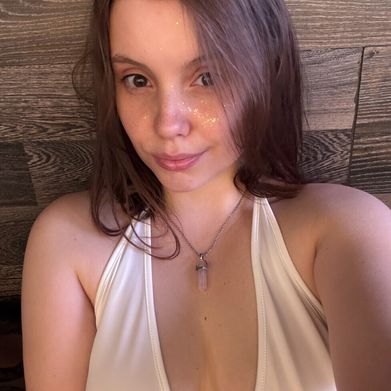 OnlyFans Model Lizzy 👀 (callmelizzyy) Profile Image