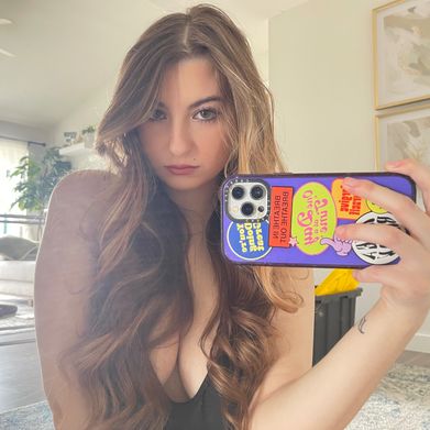 Ella (fantasyella) Profile Photo Added 2024-10-08