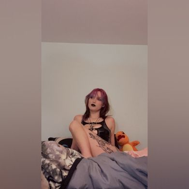 🔗 Daisy dungeonz 🔗 Added Photo on 2025-03-19