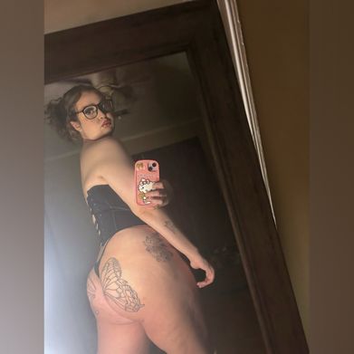 Brazy baby💋 Added Photo on 2024-11-21