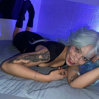 Haku~Hunter 🤍⚔ (hakuxhunter) Header Photo Added 2025-11-19