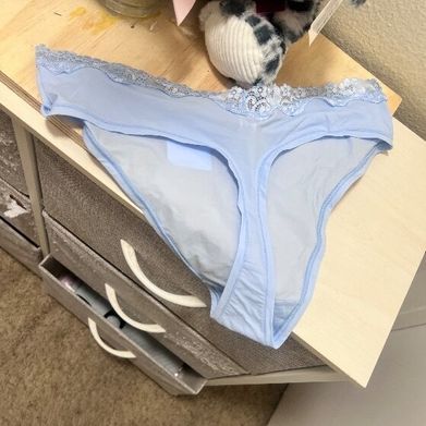 Hallie (hallie428) Header Photo Added 2025-10-07