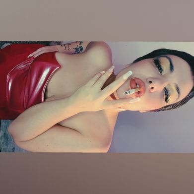 QueenStephanie👑 Added Photo on 2024-11-27