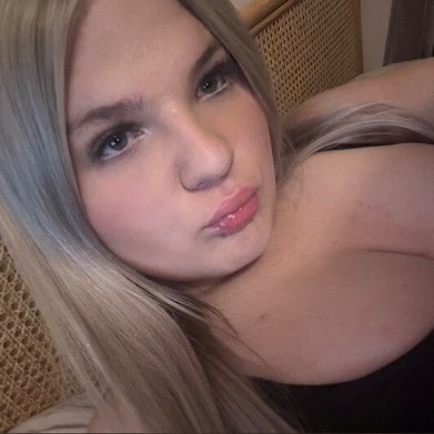 OnlyFans Model blondie🎀🏳️‍⚧️ (btdblonde) Profile Image