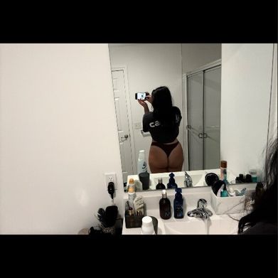 SIENNA DIOR (siennadiorr) Header Photo Added 2025-10-21