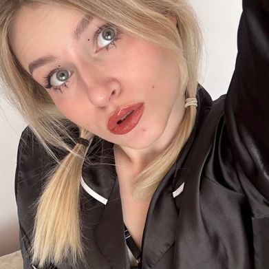 Glamur.com 🔞 (glamurbaby) Profile Photo Added 2024-10-15