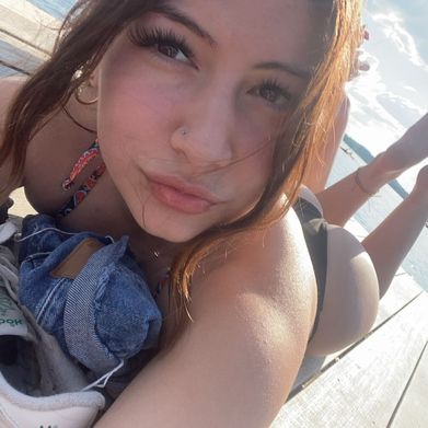 Camila (cami_calderon08) Header Photo Added 2025-05-22