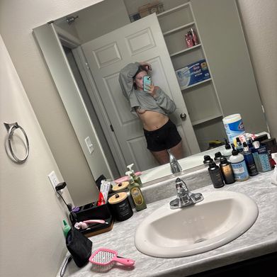 Dezi😘😘 (dezzycakes11) Header Photo Added 2025-09-05