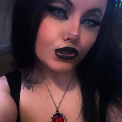 𝔰𝔲𝔠𝔠𝔲𝔟𝔲𝔰𝔤𝔥𝔬𝔰𝔱𝔪𝔬𝔪𝔪𝔶 ♡ (tattedghostmommyy) OnlyFans profile photo