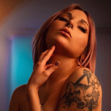 Clara Latte (clara.latte) Profile Photo Added 2025-10-11