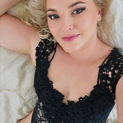 OnlyFans Model Blond Ellie 💋 (blond.ellie) Profile Image