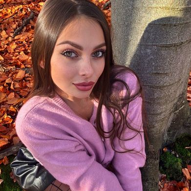 Sophia Reed 🌸 (fantasysophiareed) Profile Photo Added 2025-11-13