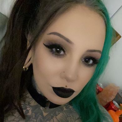 𝔈𝔪𝔦𝔩𝔶 (hoodratems) OnlyFans Profile Image