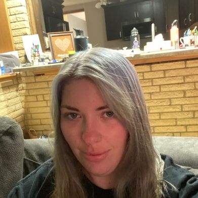 Blonde beauty (smalltowngirl22) Header Photo Added 2024-08-17