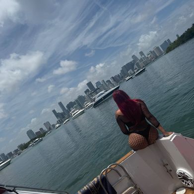 Paris 💕 (justpariisx) Header Photo Added 2025-09-13